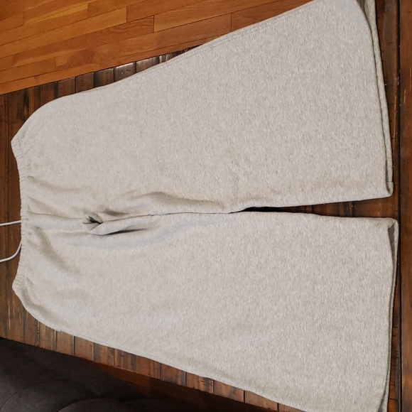 Good american wide leg sweatpant - Picture 9 of 9